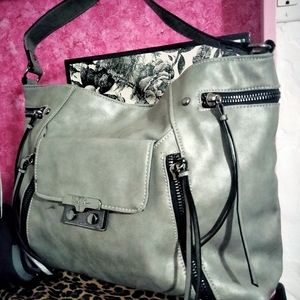 Nicole Miller new york Gray Purse in Good Condition